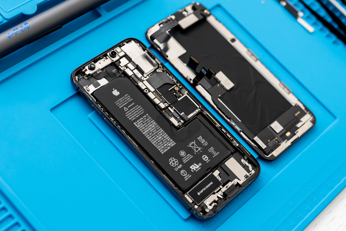 Batteria iPhone XS rotta e XS Max?